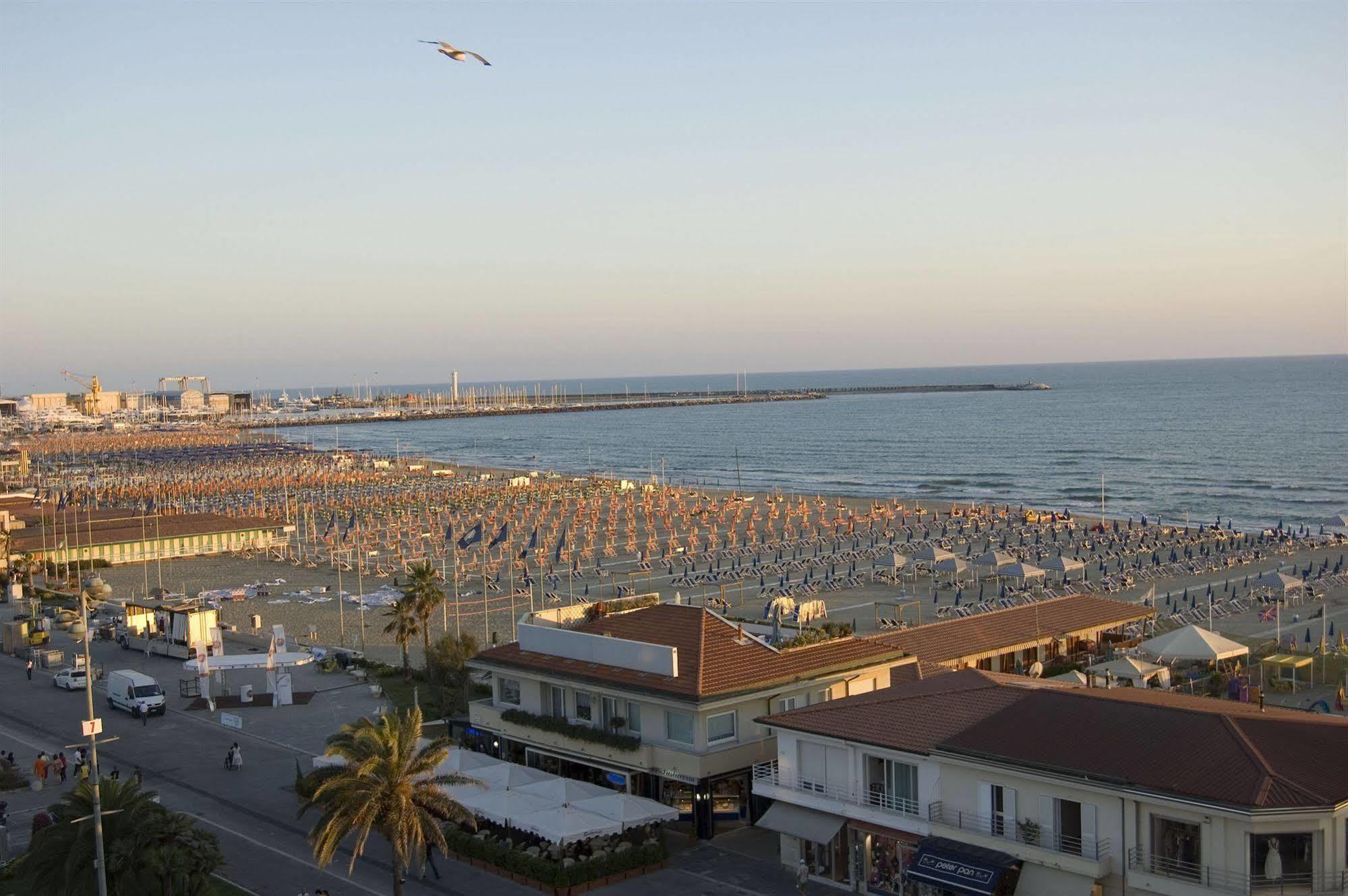 Hotel President Viareggio Esterno foto