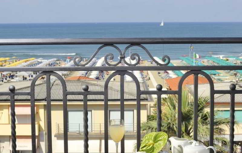 Hotel President Viareggio Esterno foto